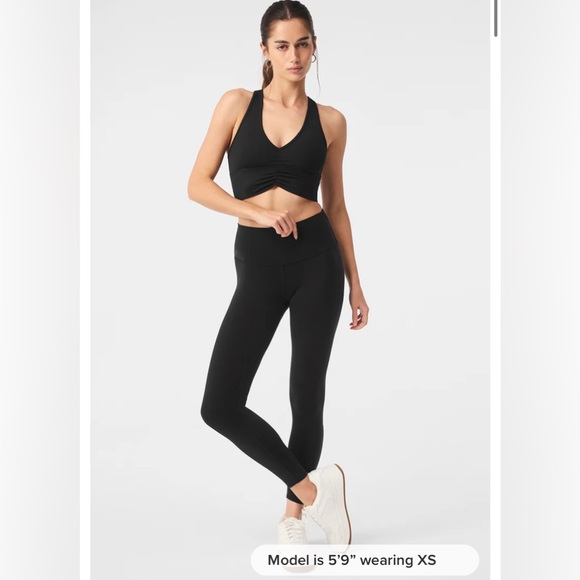 ALO Yoga Pants - M. 7/8 High-Waist Airbrush Legging